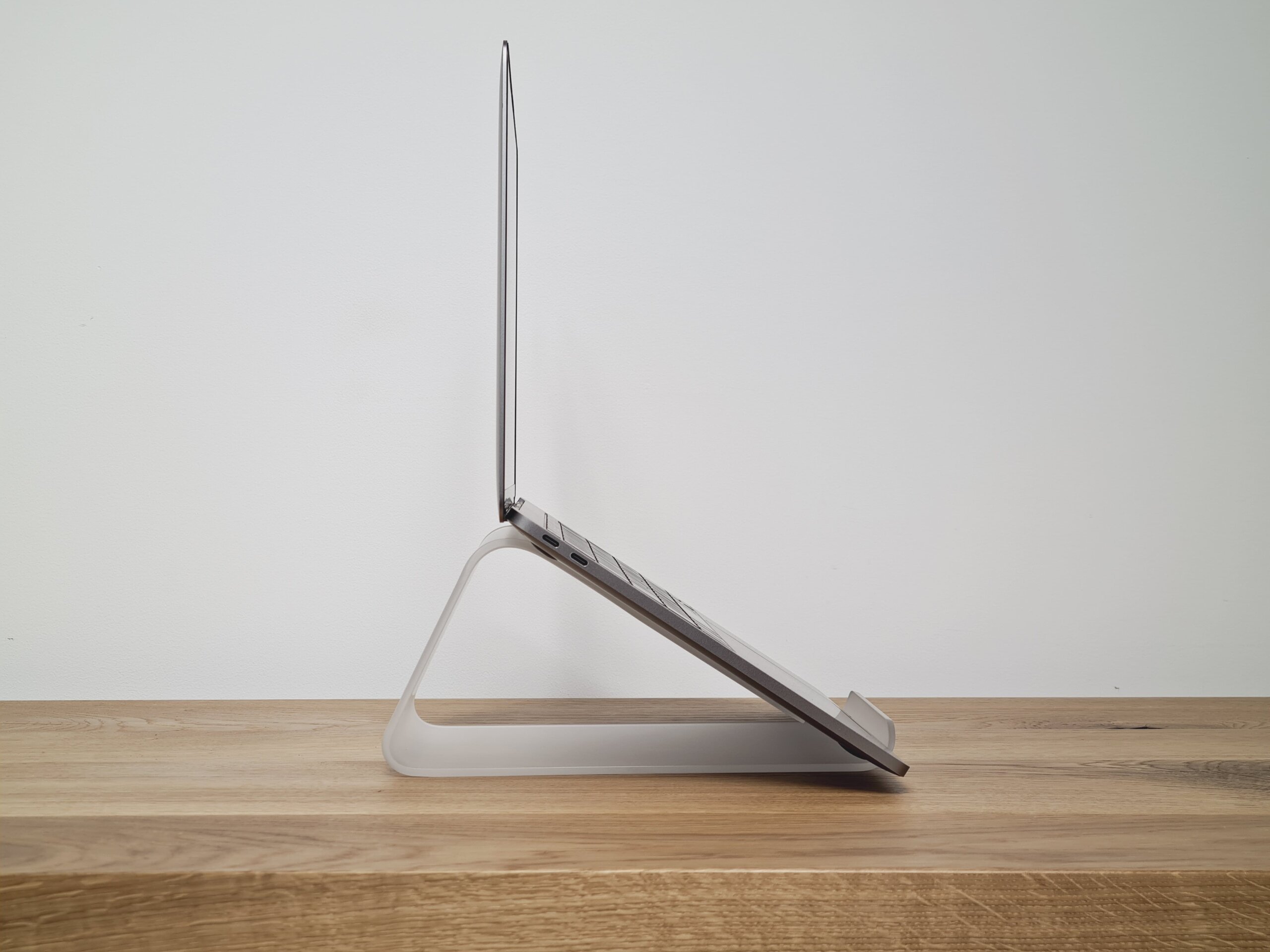 The Benefits of Laptop Stands for a Minimal and Organized Workstation