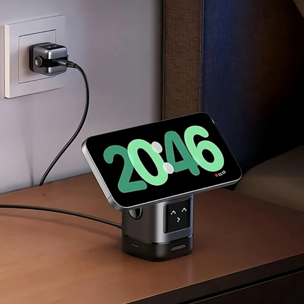 UGREEN QI2 in Wireless Robot charging station Simplist Desk